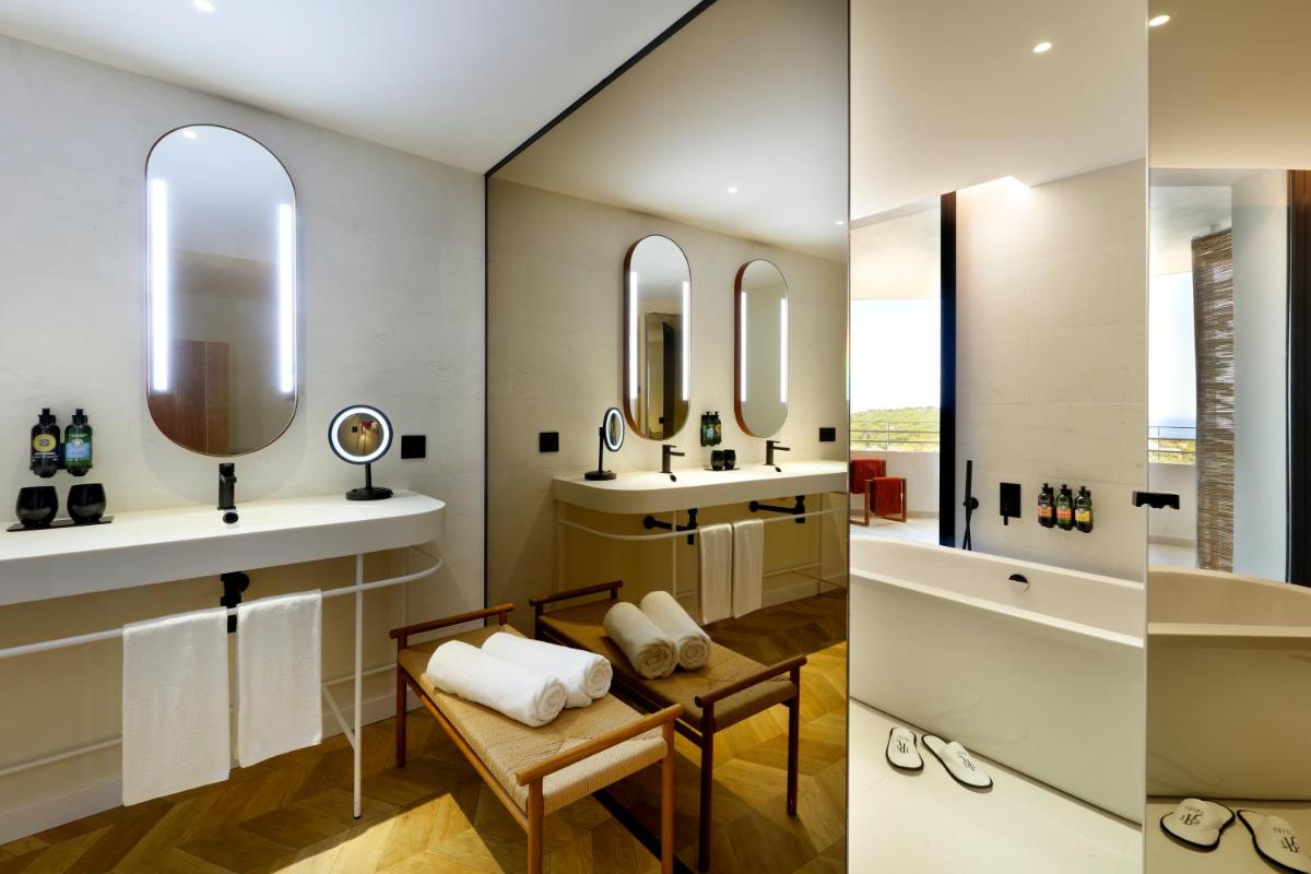 Un baño de TRS Ibiza Hotel - Adults Only