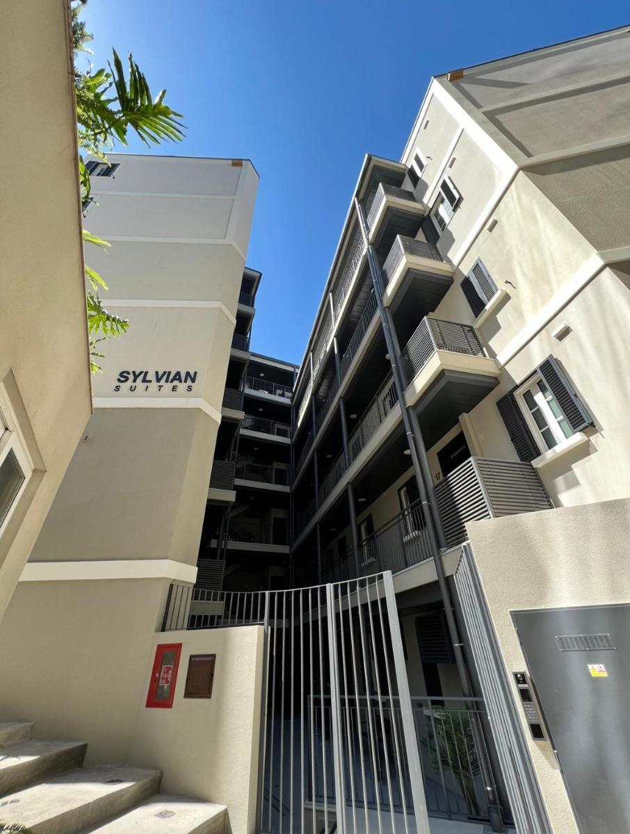 Sylvian Suites, Stylish and Comfortable, Sleeps 4 - Housity