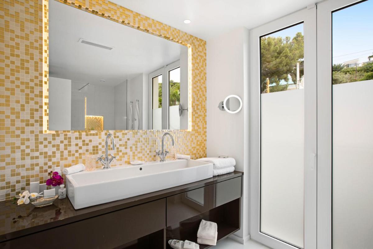 Un baño de Portals Hills Boutique Hotel