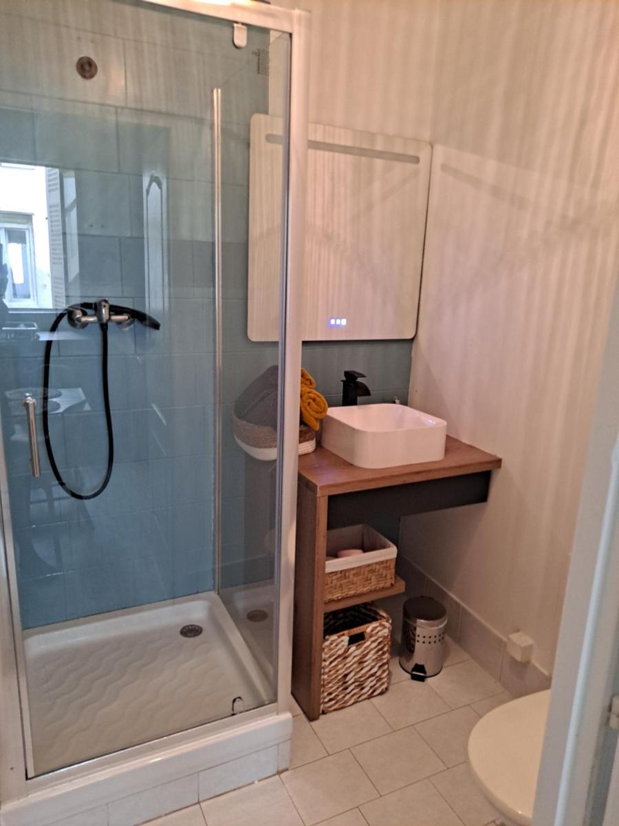 studio cosy meublé, terrasse et patio pour vélo - Housity