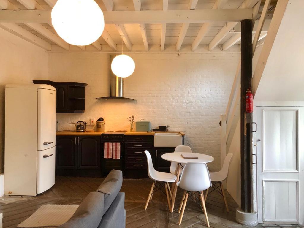 Manor House Mews rustic Stable Conversion - Housity
