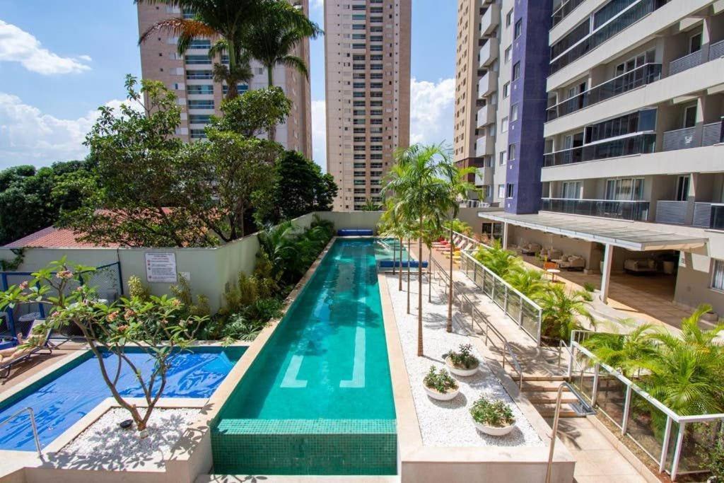 Flat com vista pra piscina no Setor Bueno - TH204 - Housity