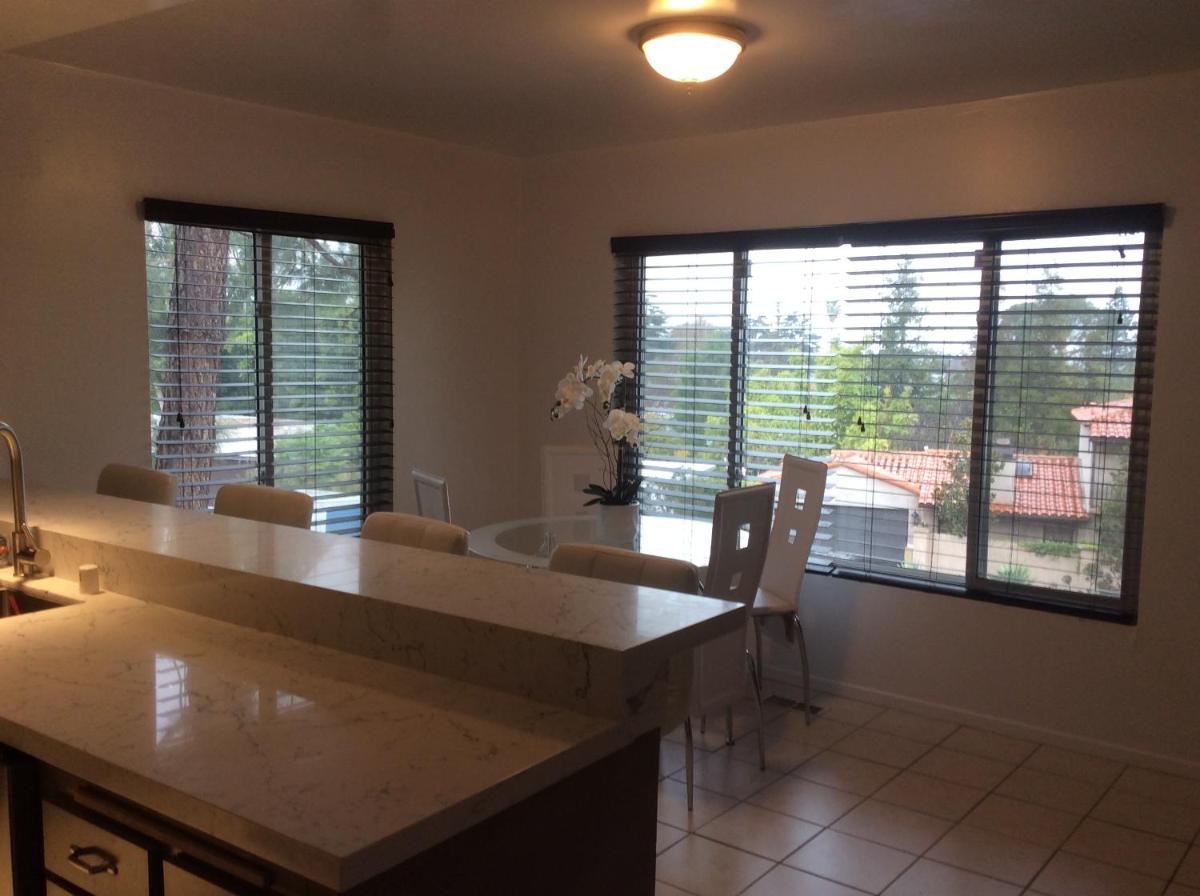 5 bedroom 3 bath home near universal - Housity