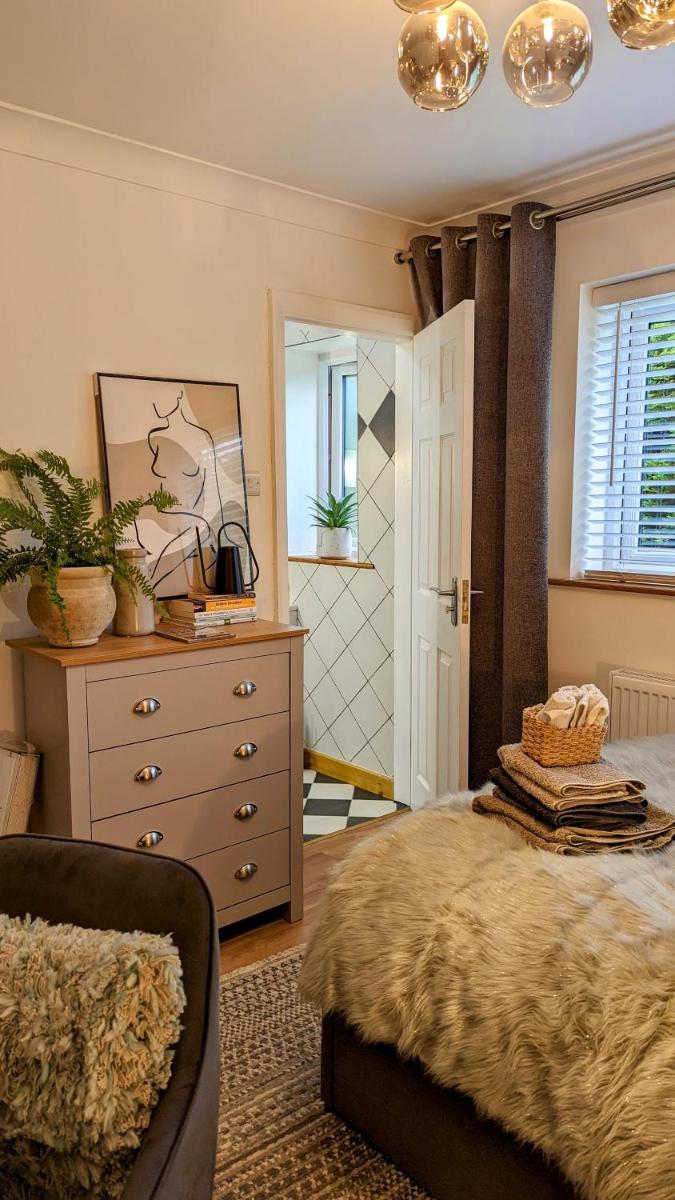 Marsden Court Bungalow - Housity