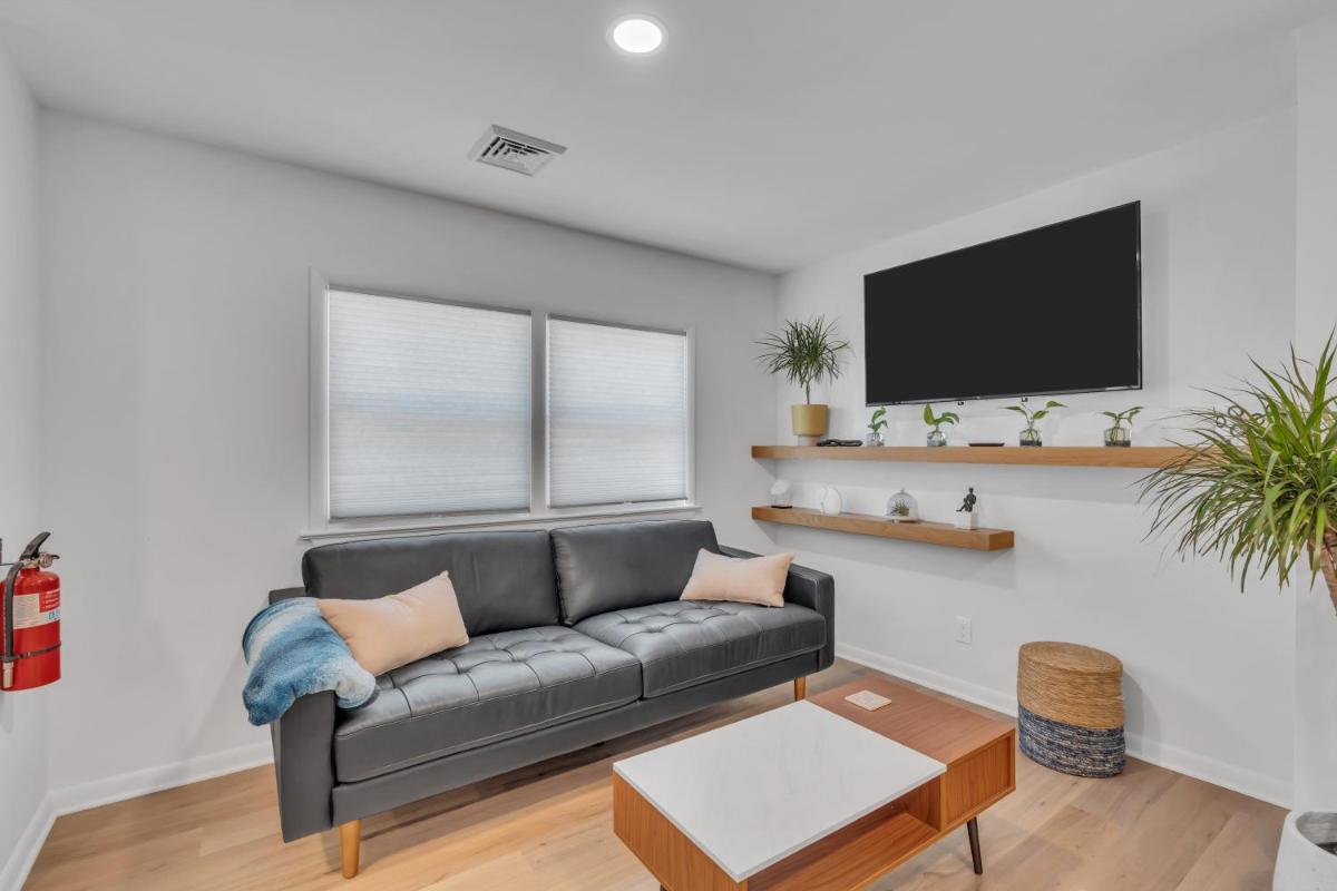 Spacious 3-Bedroom Bungalow in Bradley Beach - Housity