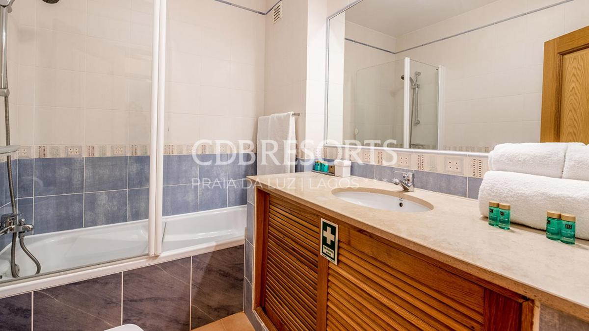 Uma casa de banho em Estrela da Luz Resort