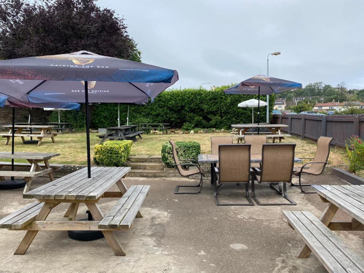 The Poacher Pub - Housity
