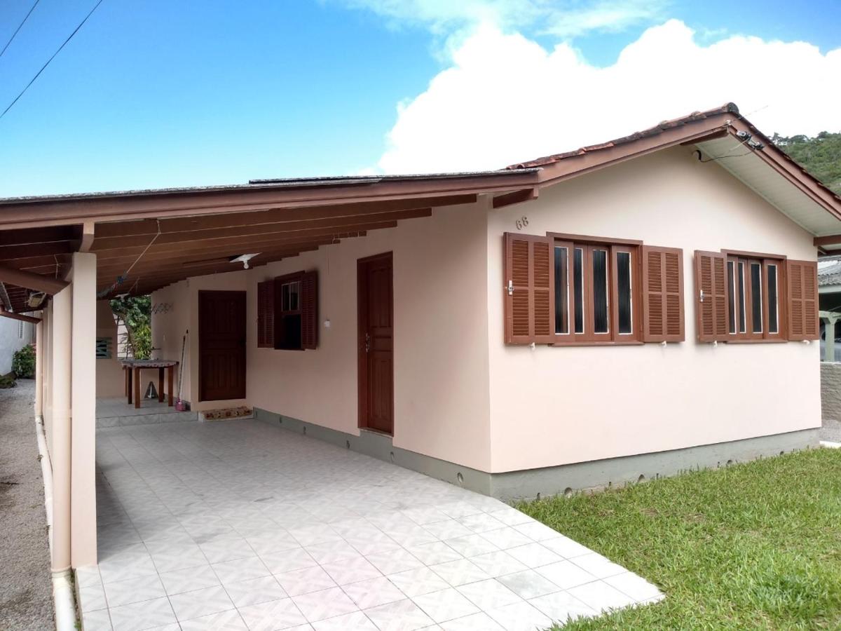 Casa na Pinheira, Praia de Cima - Housity