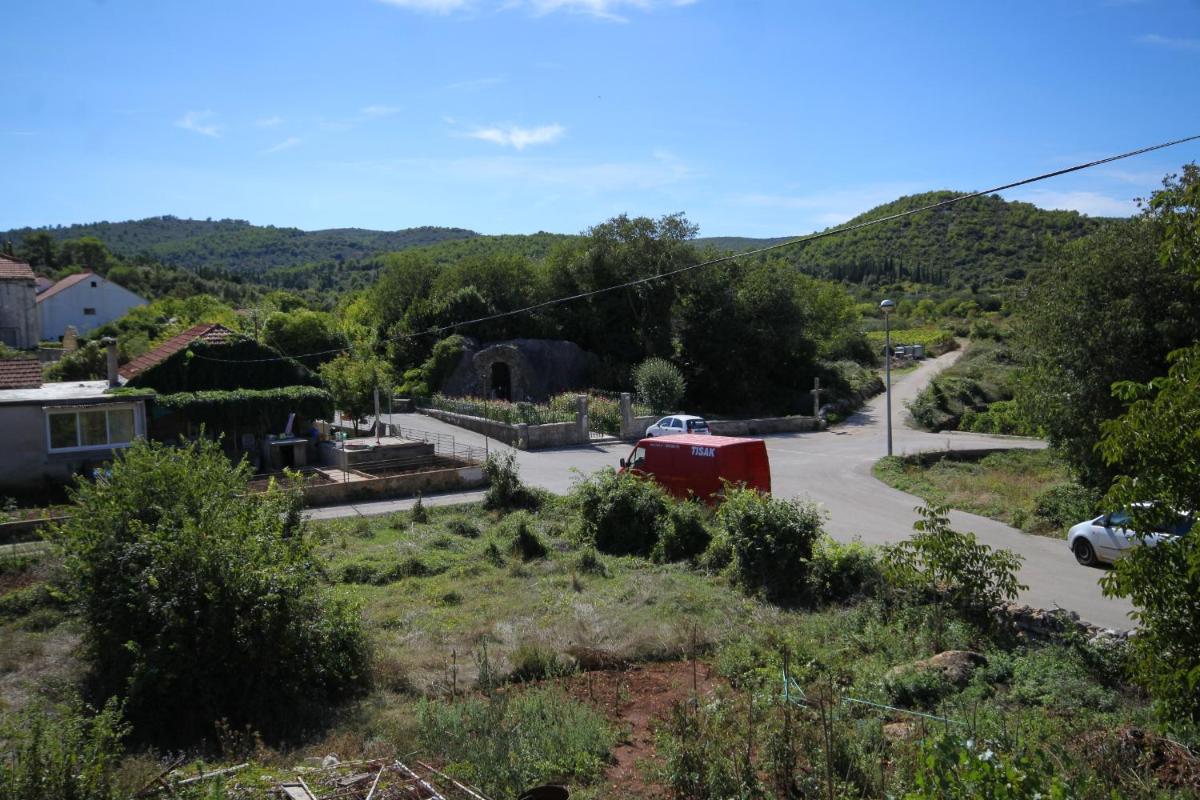 Apartments with WiFi Zrnovo, Korcula - 9214 - Housity