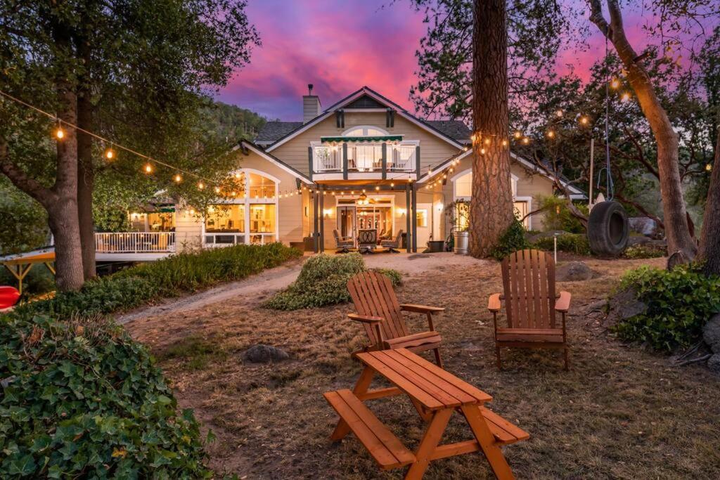 NEW Yosemite Family Retreat with Pond & Game Room! - Housity