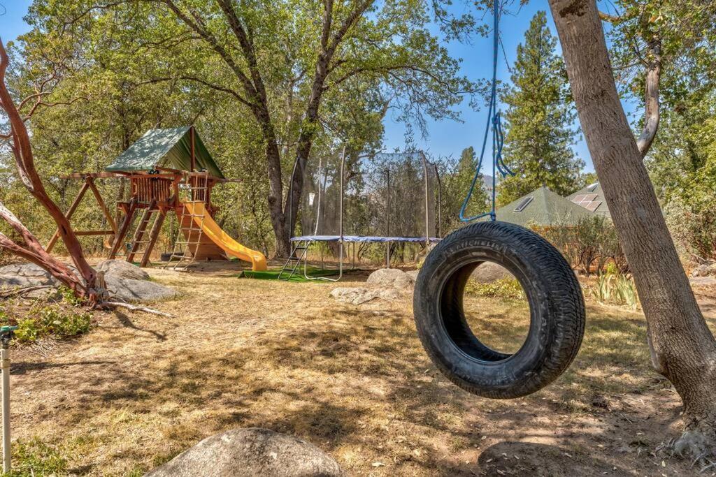 NEW Yosemite Family Retreat with Pond & Game Room! - Housity