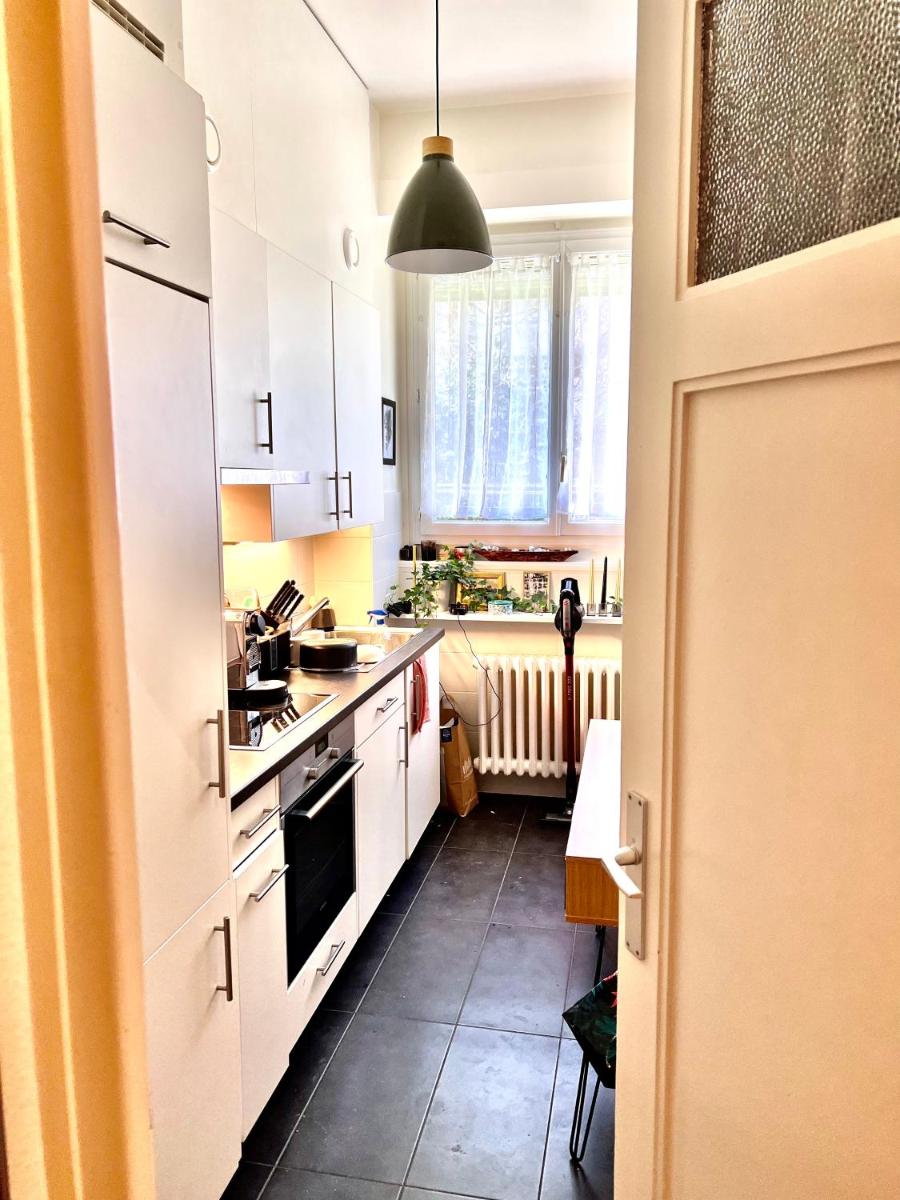 Stylish Spacious Cosy And Modern Fully Equipped Apartment in City Centre - Housity