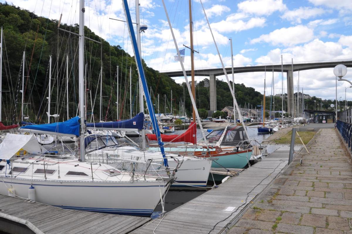 IDEAL ! UN SOUFFLE DE BONHEUR A PLERIN - SUR - MER ( BRETAGNE) - Housity