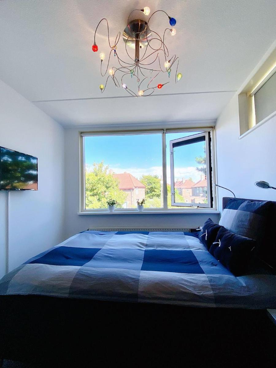 Home Inn Zandvoort the First Floor, 4 Persons, 2 bedrooms, free parking - Housity
