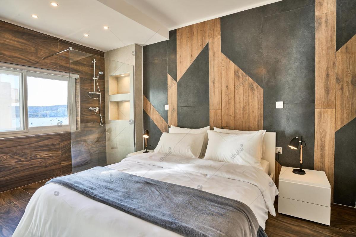 Luxury House with Pool-Hosted by Sweetstay - Housity
