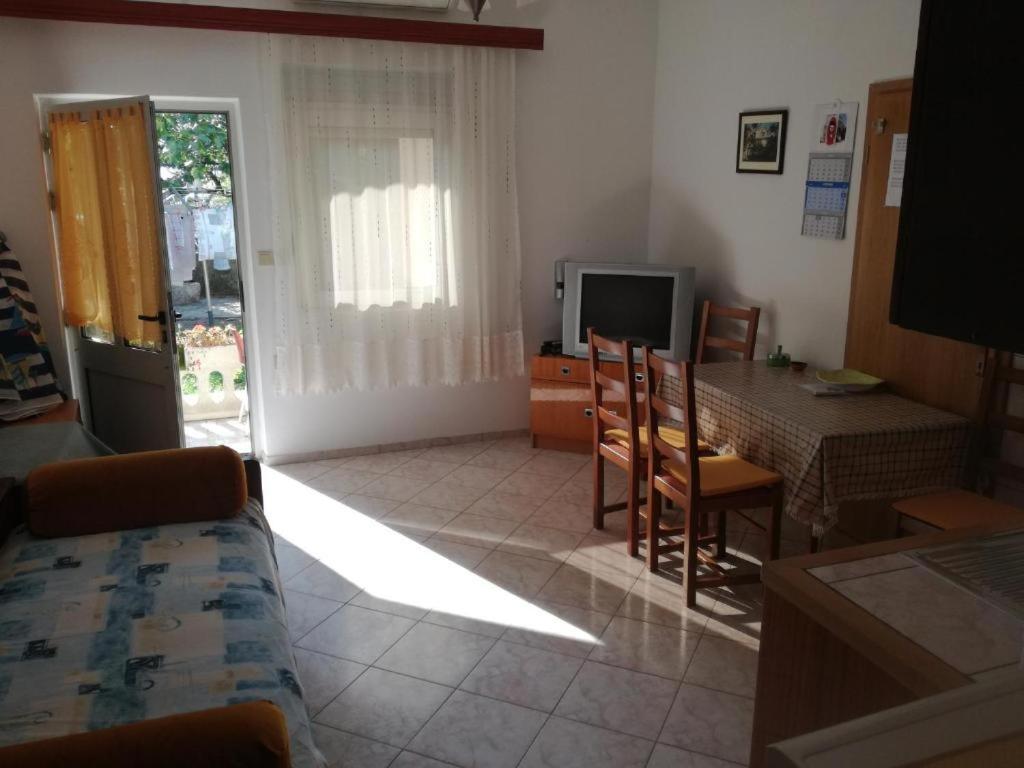 Apartmani Marijana, Matkino 13A - Housity