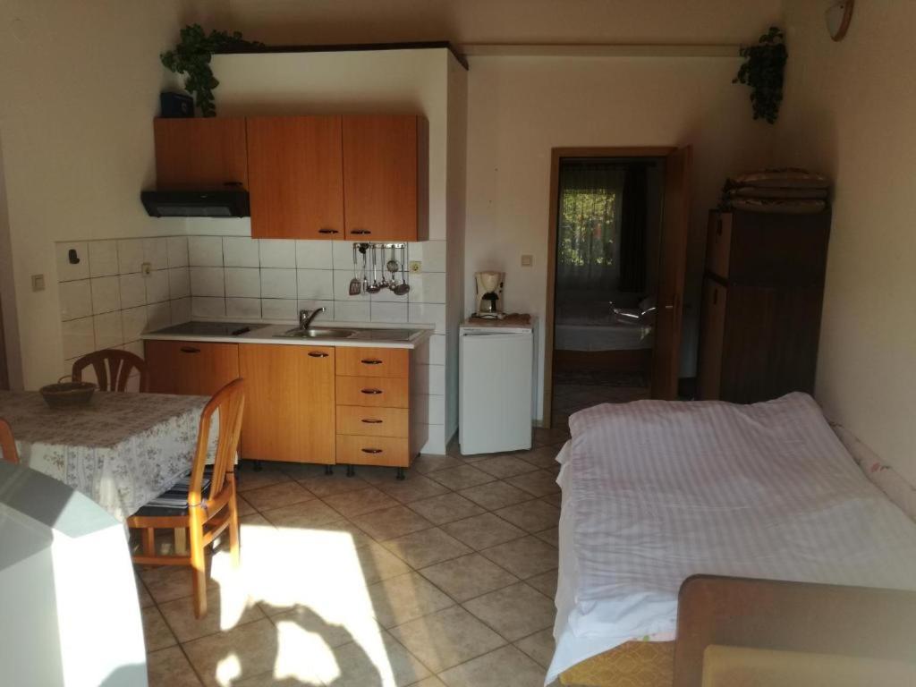 Apartmani Marijana, Matkino 13A - Housity