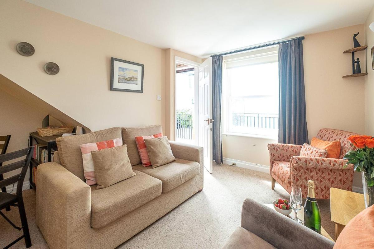 The Haven at Coastguard Court - Aldeburgh Coastal Cottages - Housity