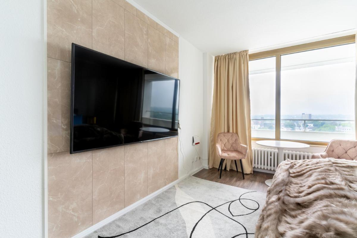RÜSUITE IV I KING SIZE BED I MESSE I BALKON I VIEW - Housity
