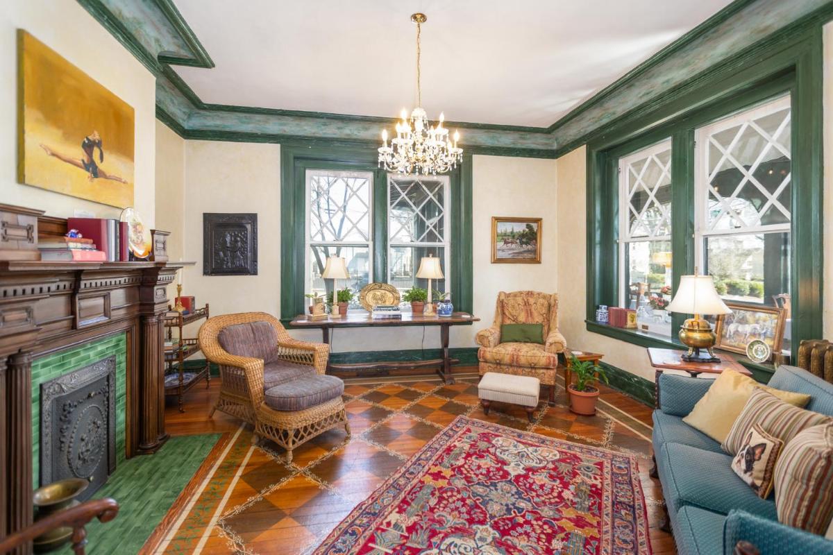 The Shaffner Inn - Housity