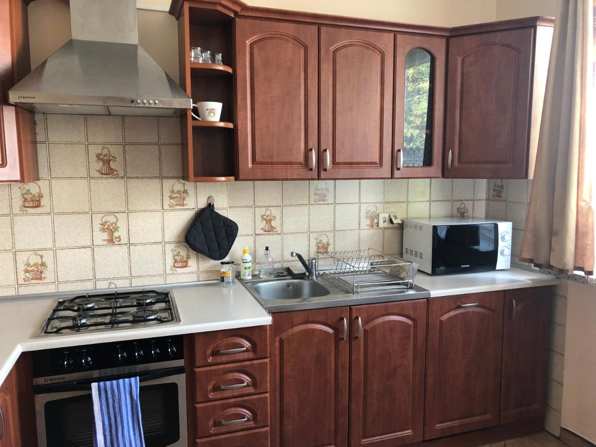Pokoje Gościnne - Housity