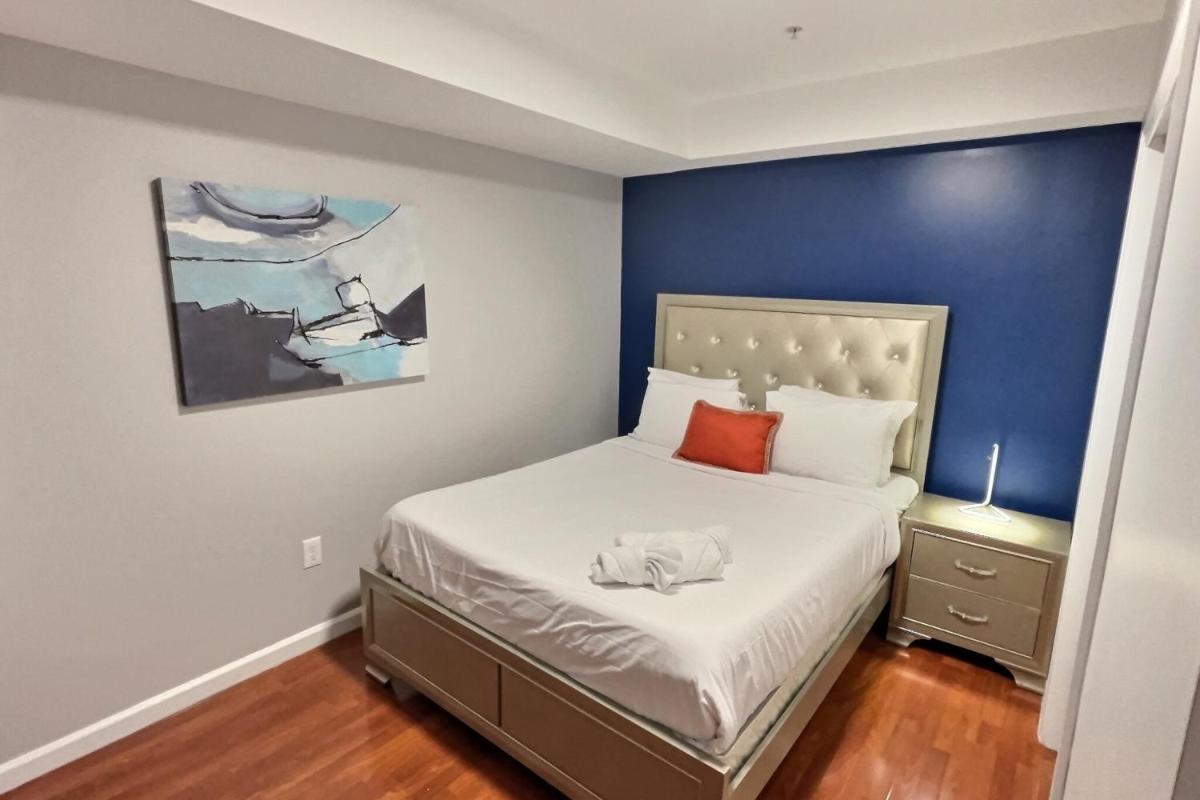 The Funky 2bd Apartment next to the convention center and reading terminal - Housity