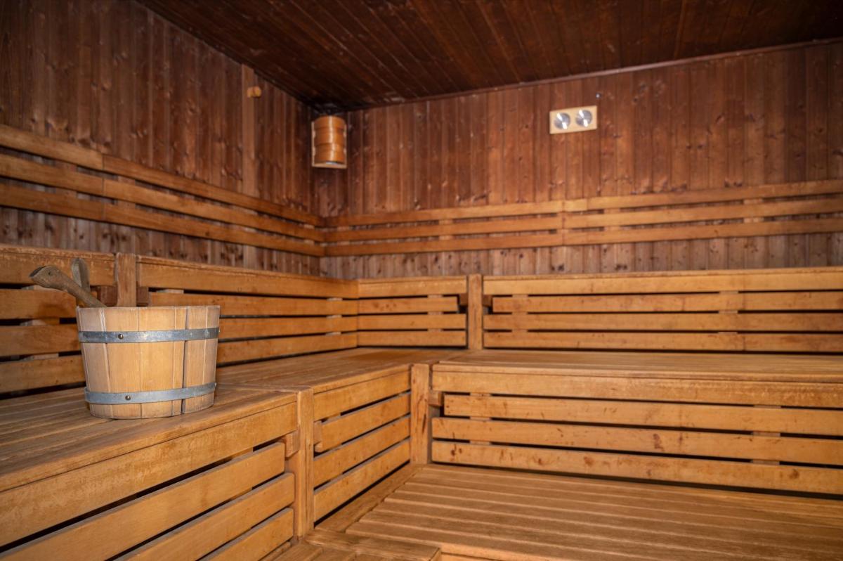 Waldhotel Berghof - Housity