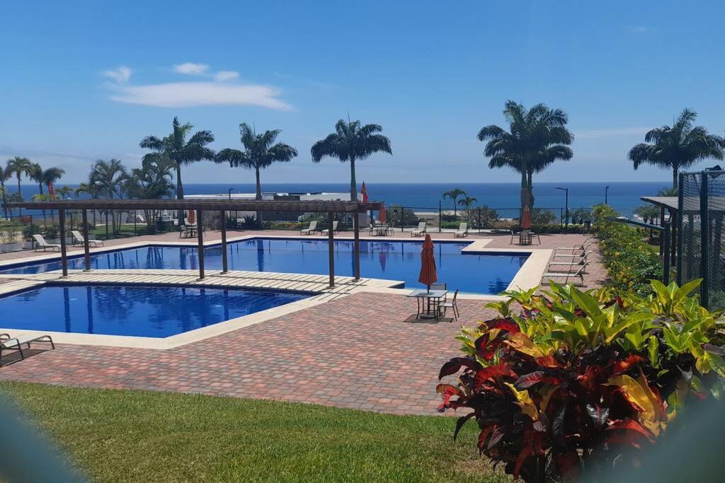 Espectacular casa grande vacacional en Manta! - Housity