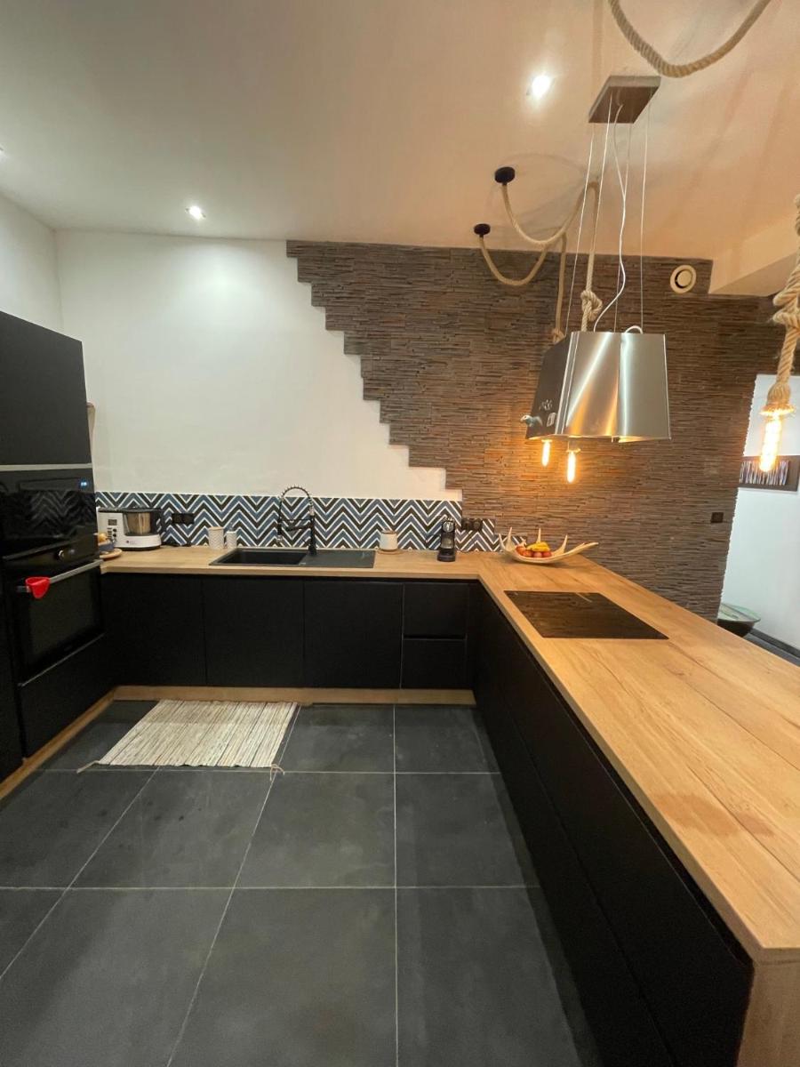Appart 110m2 terrasse climatisé quartier médiéval - Housity