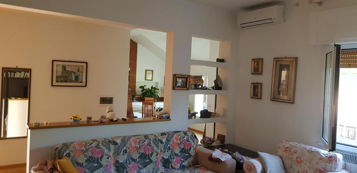 Romantische Villa am Meer mit Kamin Zoomarine Cinecittà World - Housity