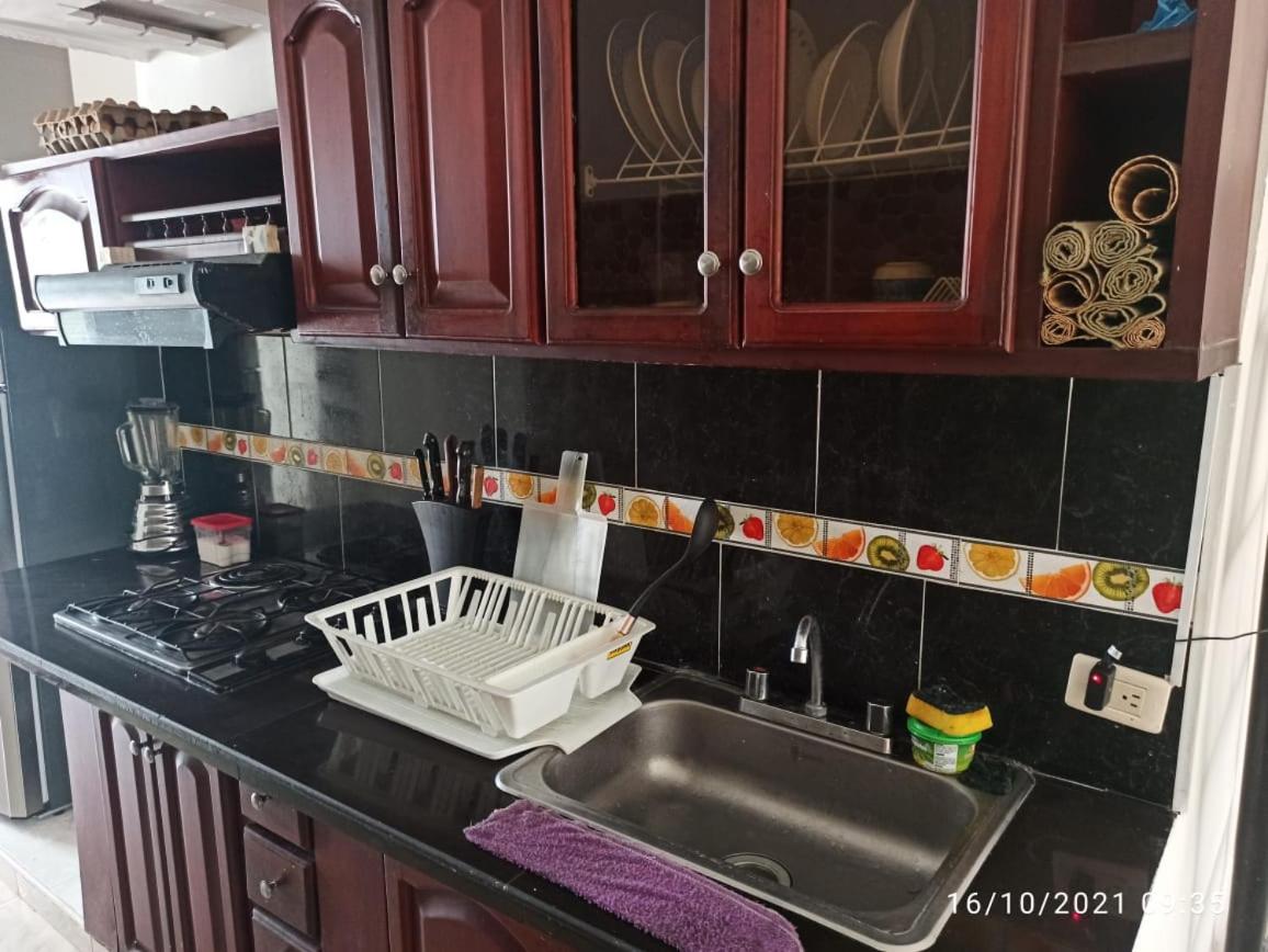 Precioso alojamiento con 6 piscinas en conjunto cerrado - Housity