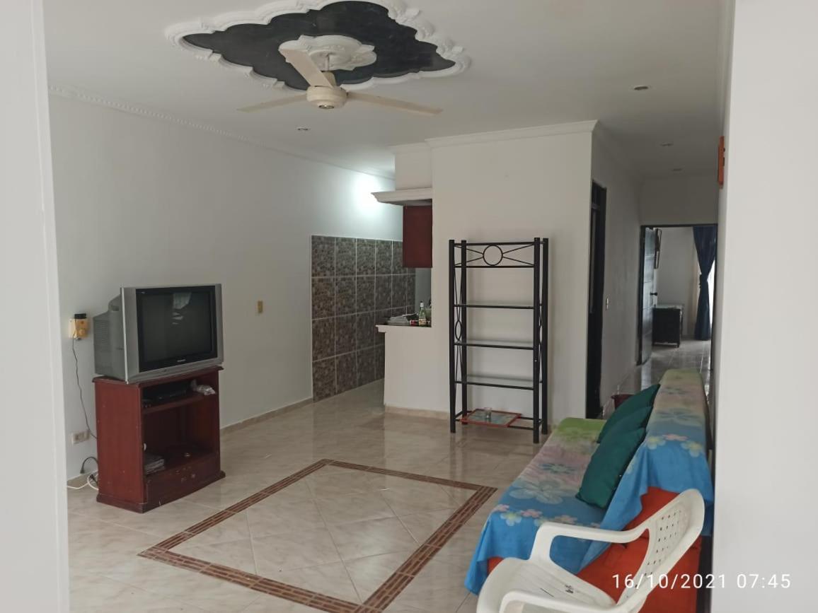 Precioso alojamiento con 6 piscinas en conjunto cerrado - Housity