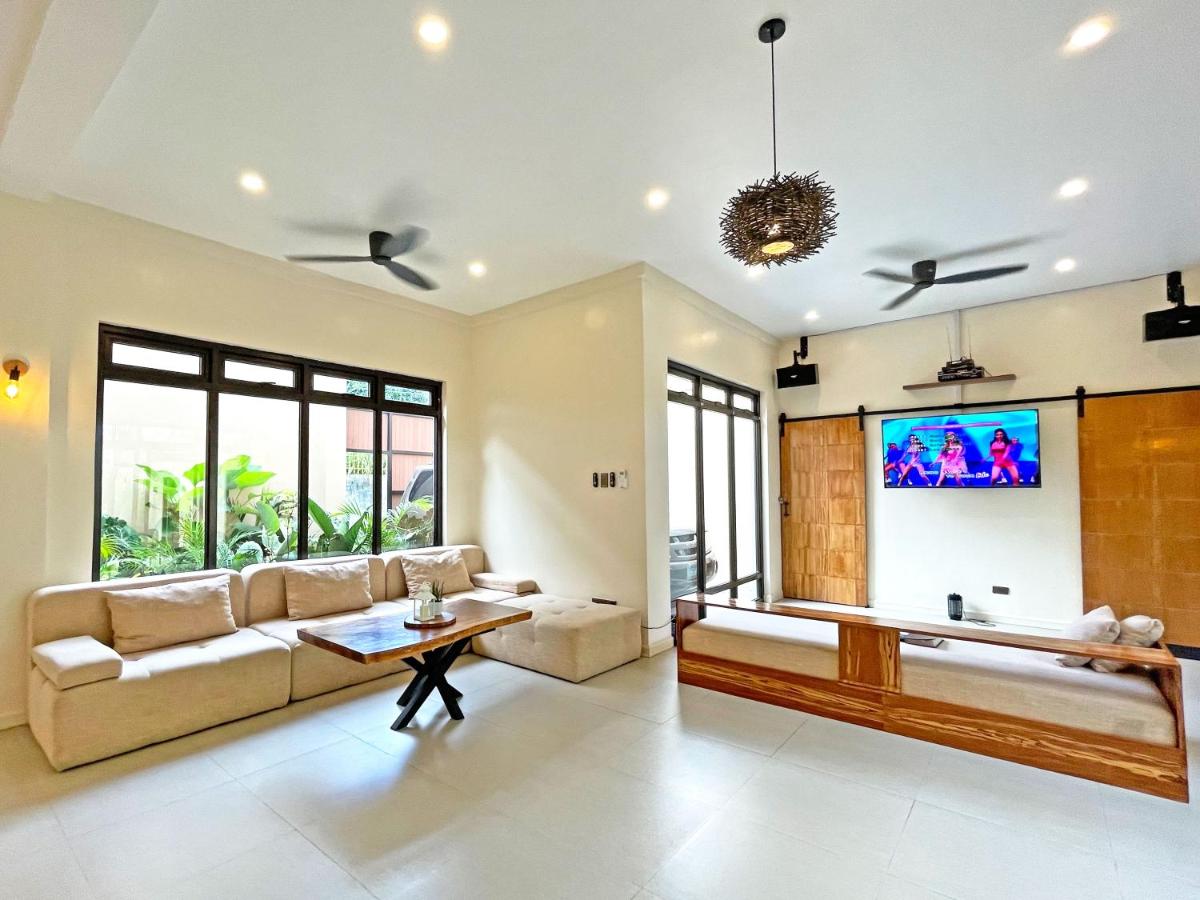 VYU PRIVATE VILLA - TAGAYTAY - Housity