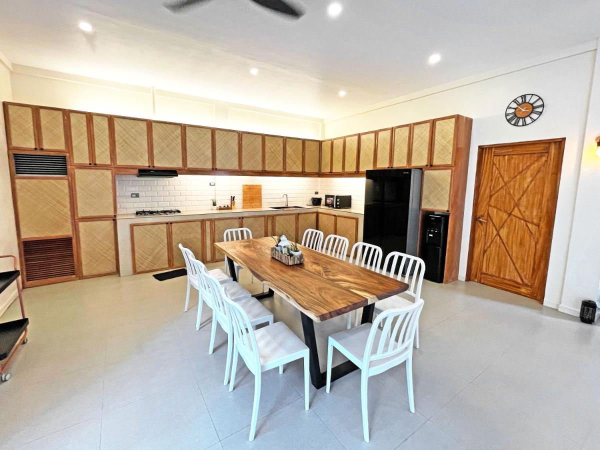 VYU PRIVATE VILLA - TAGAYTAY - Housity