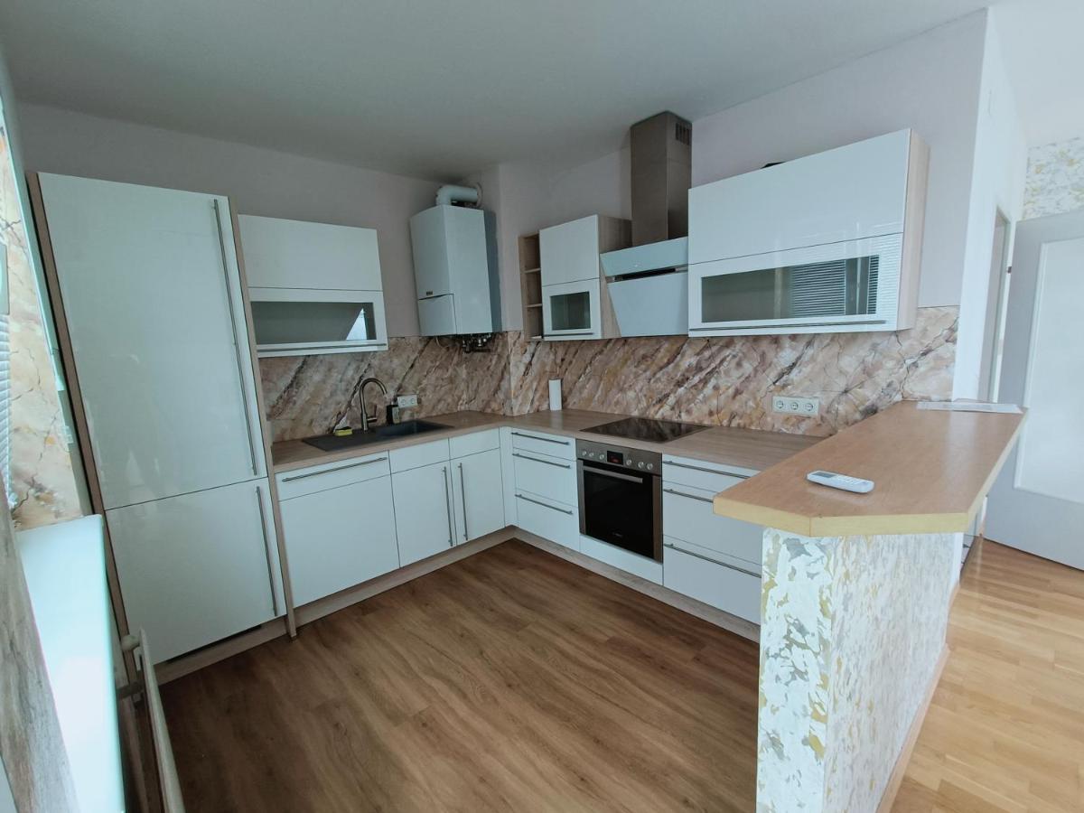 Suitetrails - Schöne 2 Zimmerwohnung mit Balkon und Klimaanlage
