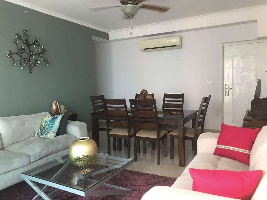Spacious 2 bedroom apartment. Amazing city views. - Housity