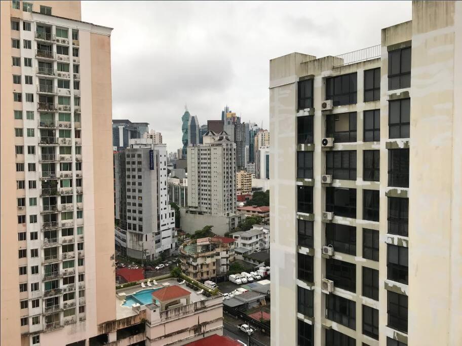Spacious 2 bedroom apartment. Amazing city views. - Housity