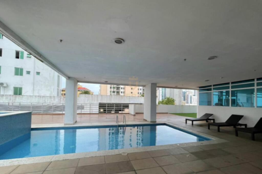 Spacious 2 bedroom apartment. Amazing city views. - Housity