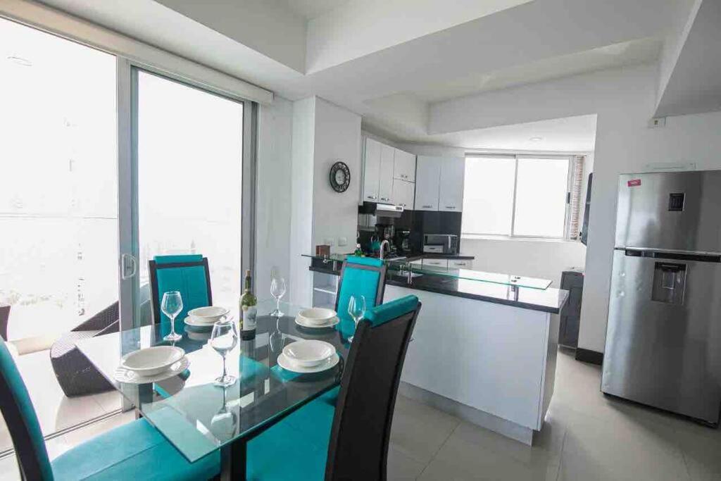 Apartamento Bocagrande Vista al Mar Piso 21 - Housity