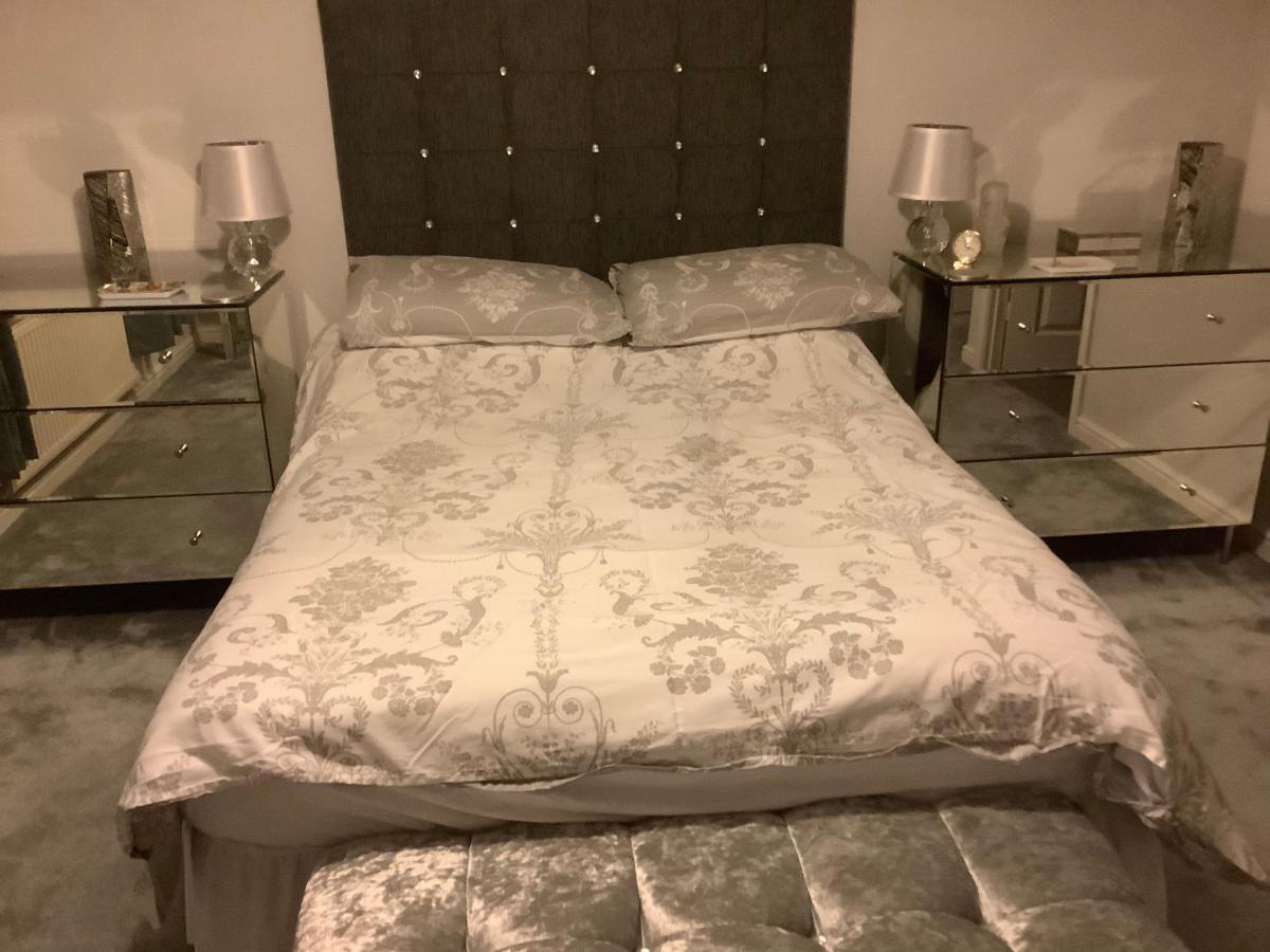 Eaton House - Housity