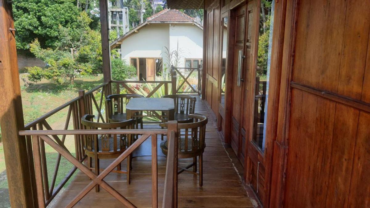 Rumah Kayu Sumberrejo - Housity