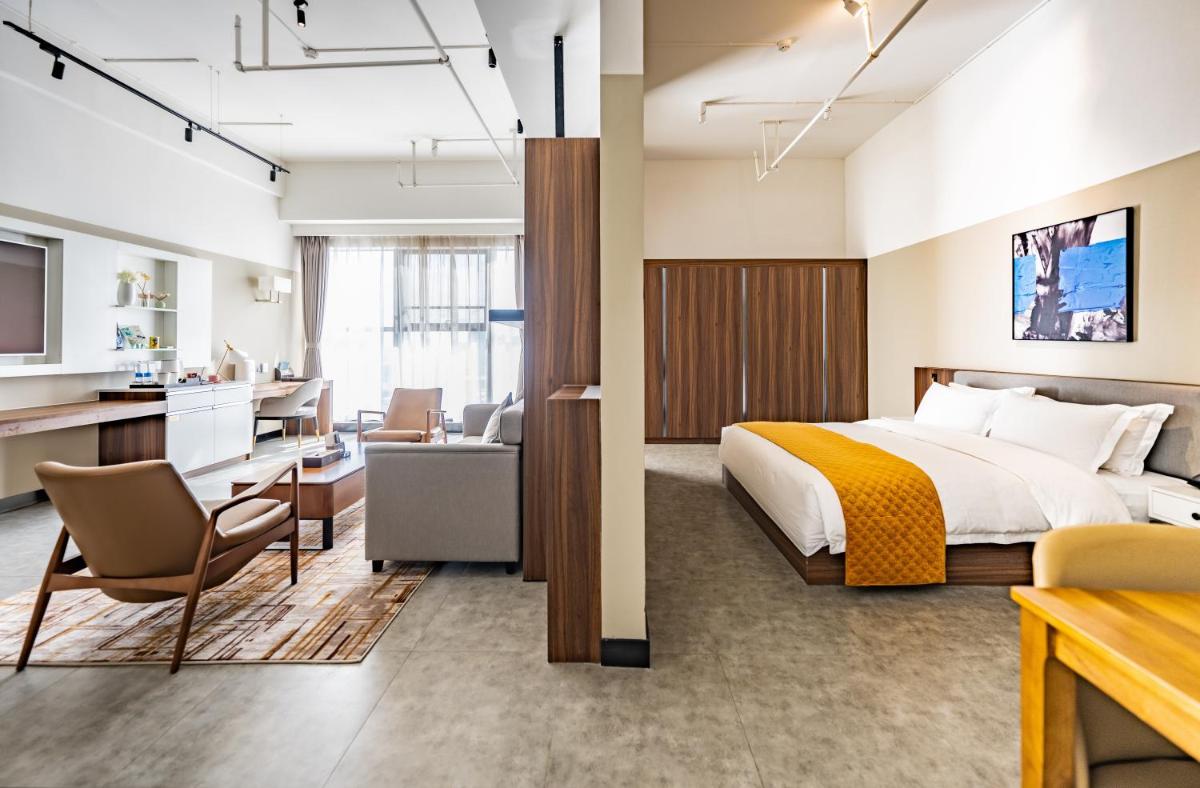 Shining Star Hot Spring Hotel - Housity