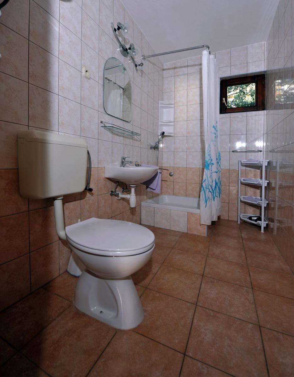 Seaside house for families with children Zatoglav, Rogoznica - 12212 - Housity