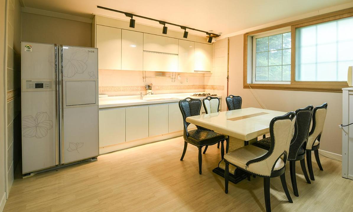 Yeonhwachon Pension - Housity