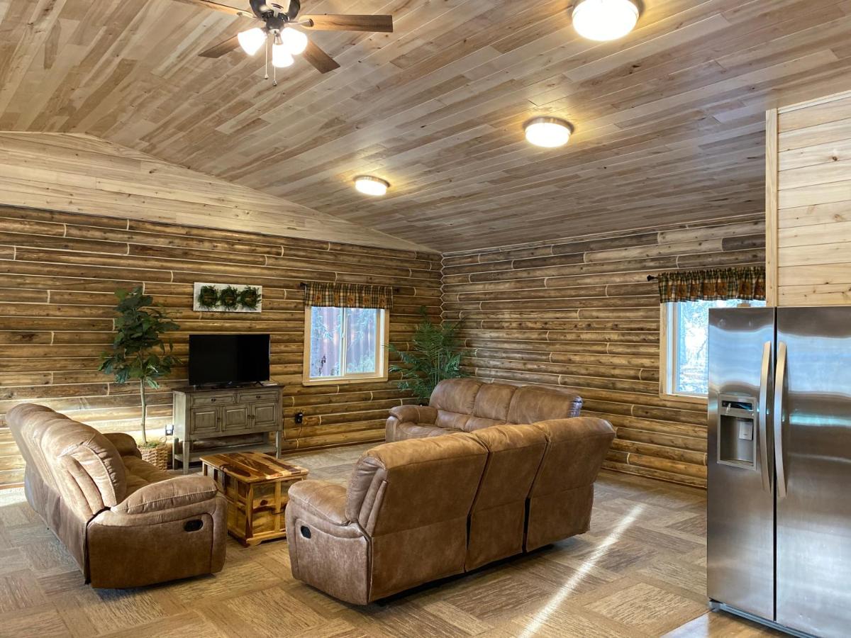 Alaska Knotty Pine B&B - Housity