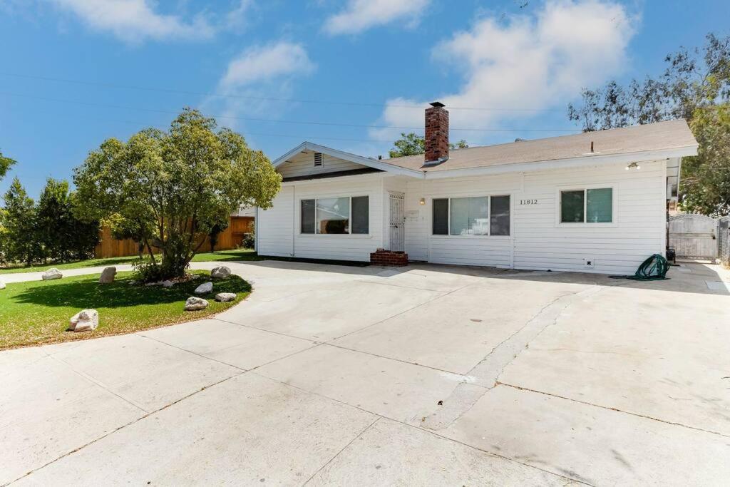 Large 5 bedroom charmer wIth pool - Housity