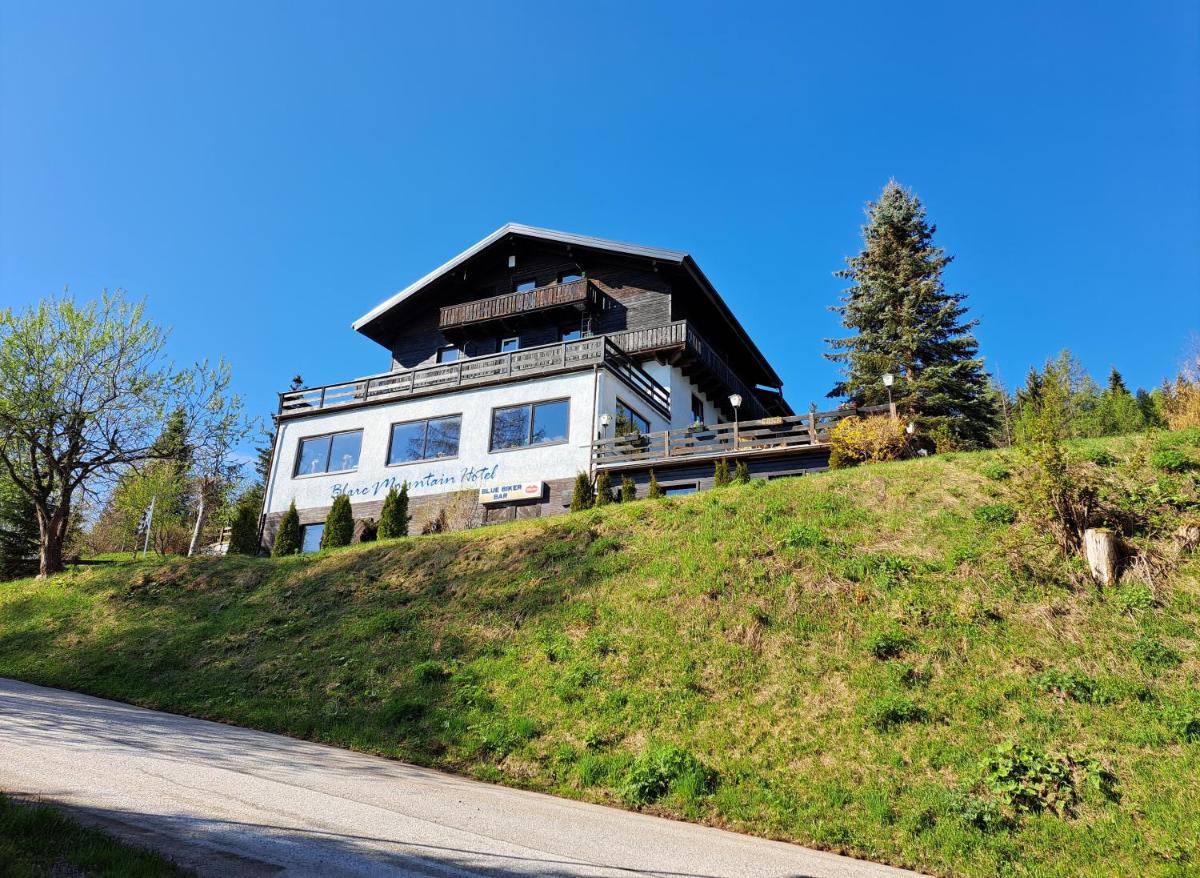 Blue Mountain Hotel - Housity