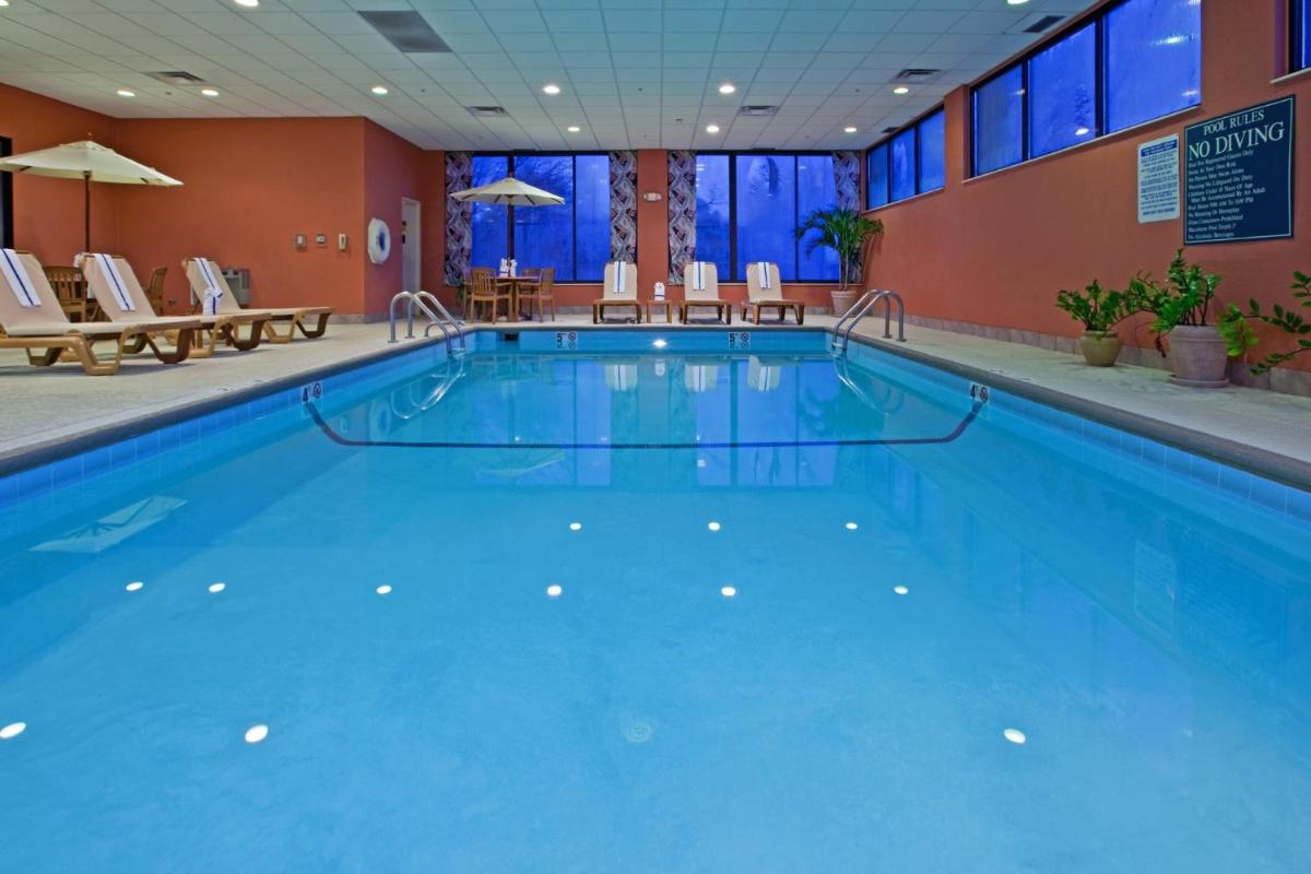 Holiday Inn Express Indianapolis South, an IHG Hotel - Housity