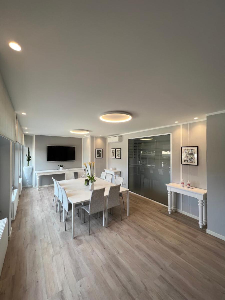 Hotel La Pace - Housity