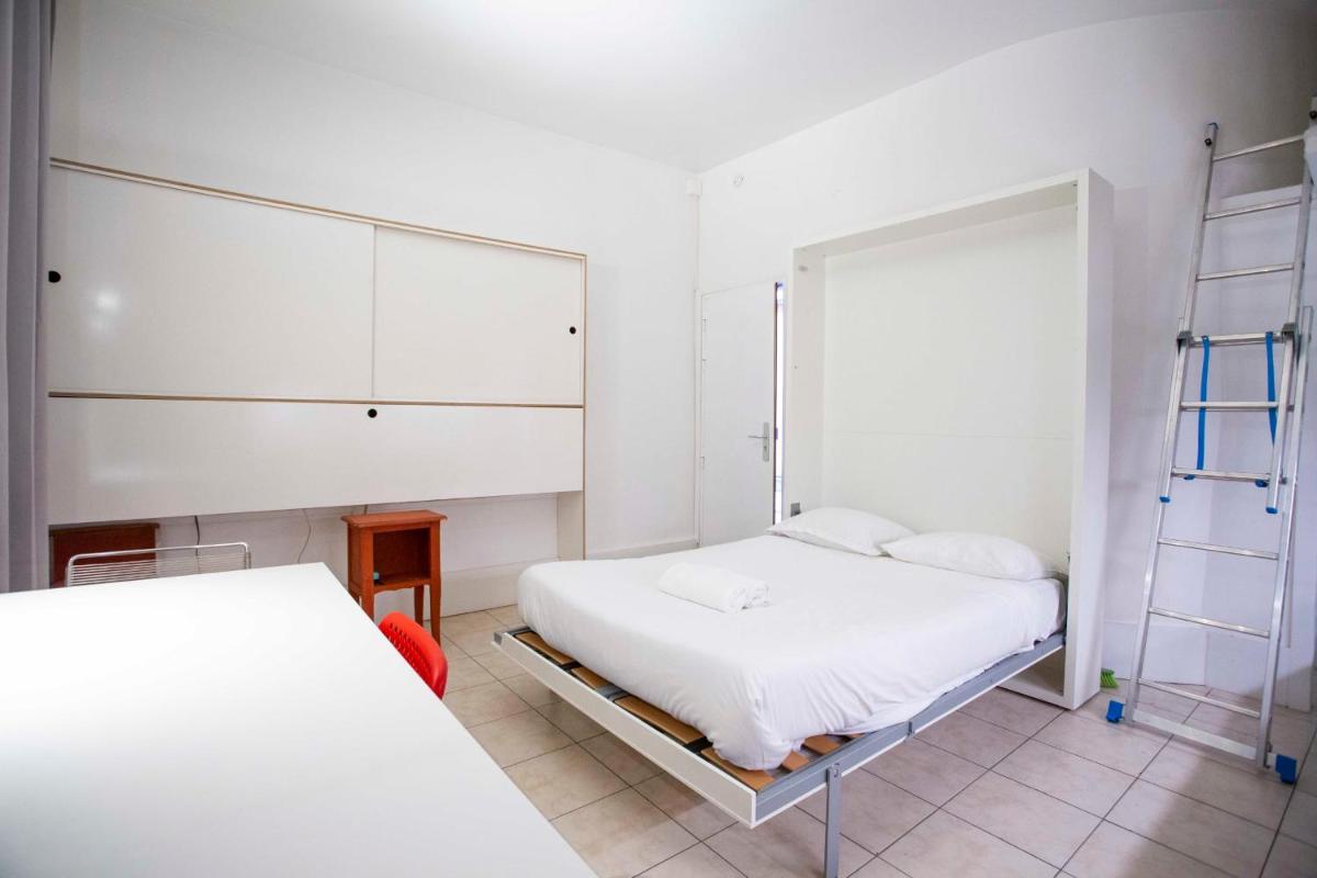 Cosy Studio near République - Housity